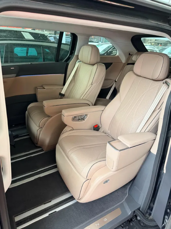 2025 Xpeng X9 BEV,autocango,china used car exporter,china ev exporter,chinese used car exporter,chinese used ev exporter