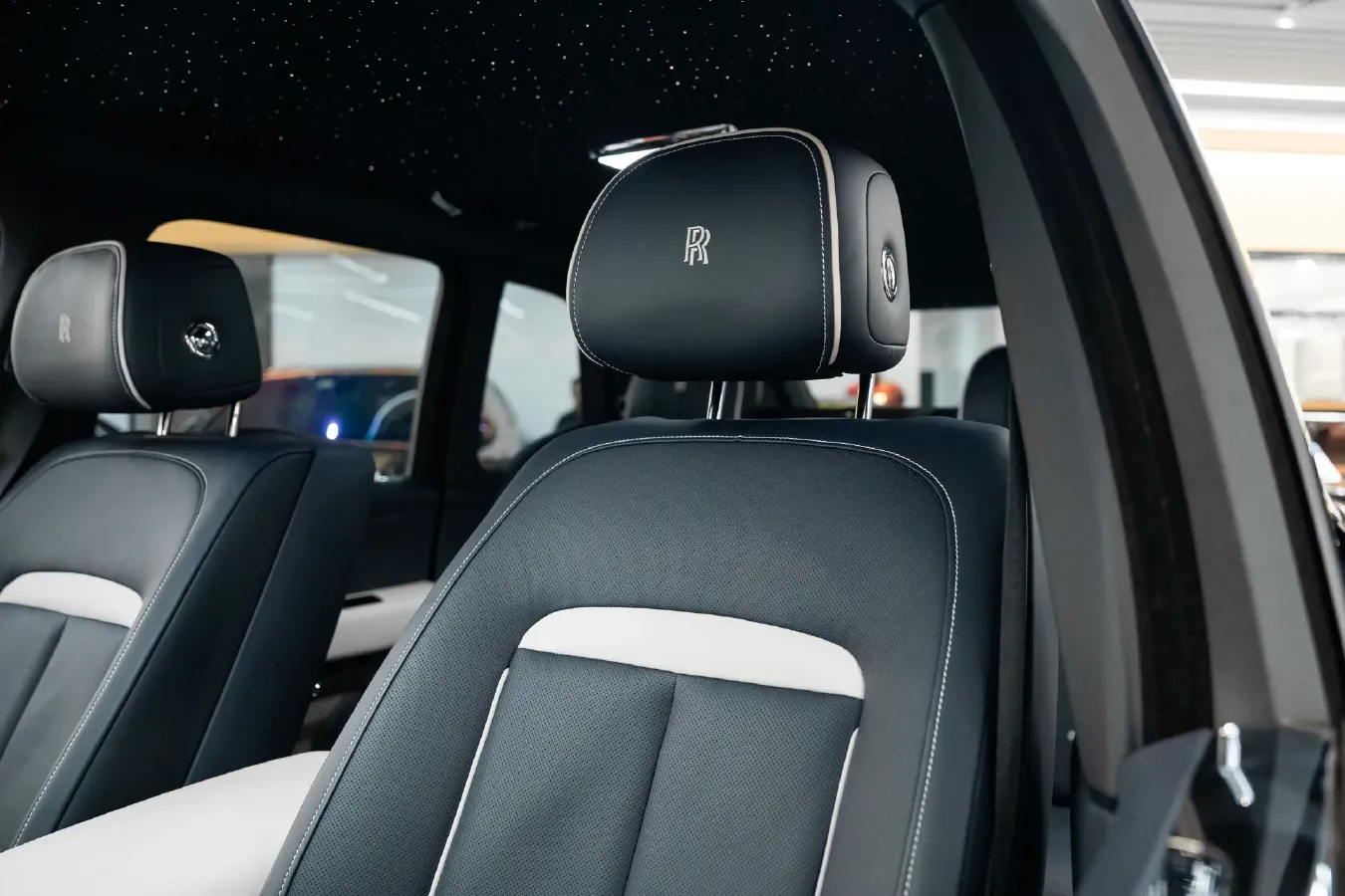 2018 Rolls-Royce Cullinan 6.7T 571HP V12 8AT,autocango,china used car exporter,china ev exporter,chinese used car exporter,chinese used ev exporter