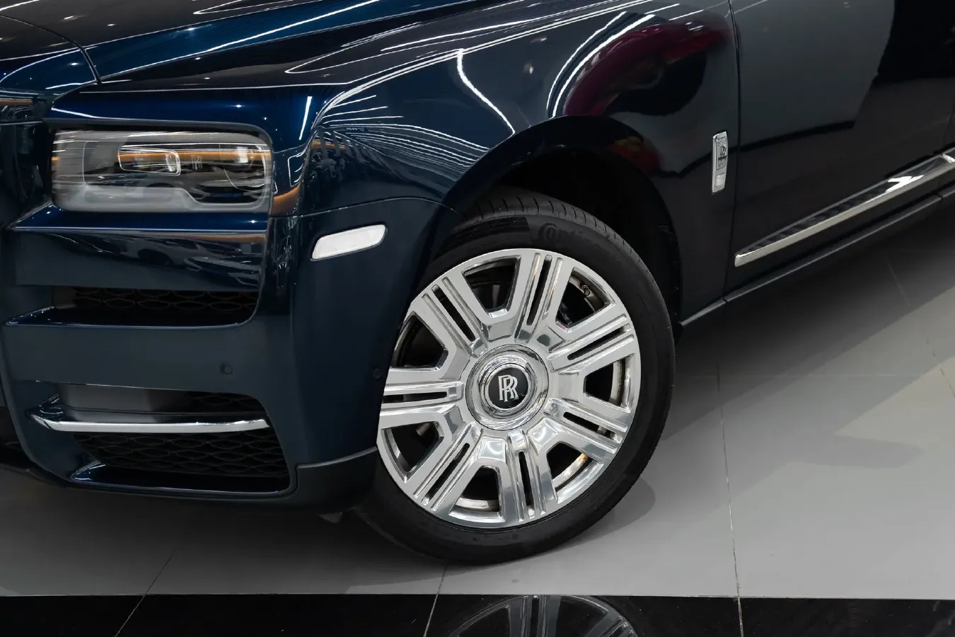 2018 Rolls-Royce Cullinan 6.7T 571HP V12 8AT,autocango,china used car exporter,china ev exporter,chinese used car exporter,chinese used ev exporter