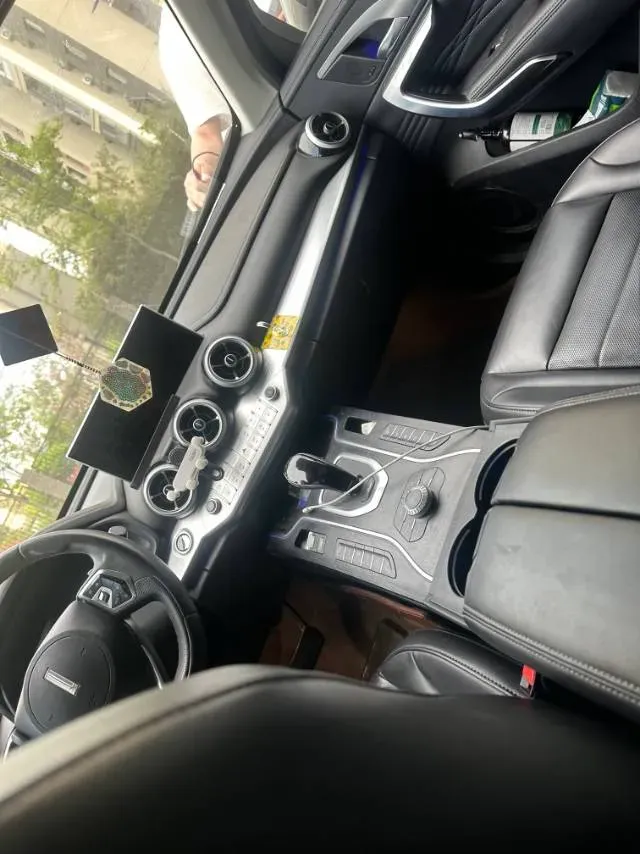 2020 WEY VV7 2.0T 227HP L4 7DCT,autocango,china used car exporter,china ev exporter,chinese used car exporter,chinese used ev exporter