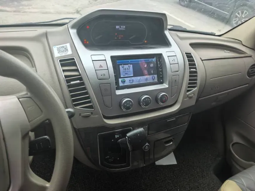 2015 MAXUS XinTu V80 2.5T 136HP L4 5MT,autocango,china used car exporter,china ev exporter,chinese used car exporter,chinese used ev exporter