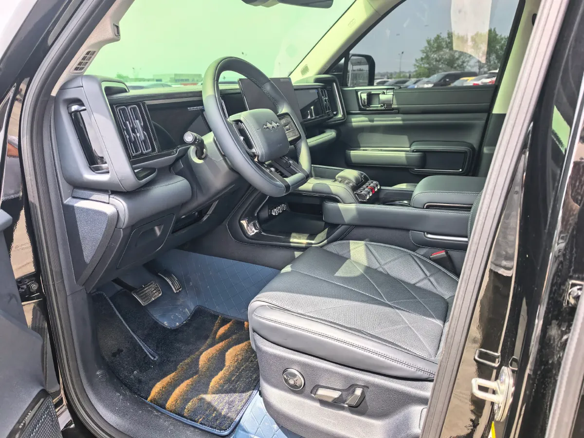 2025 FangChengBao Bao 5 1.5T 194HP L4 E-CVT PHEV 31.8KWH,autocango,china used car exporter,china ev exporter,chinese used car exporter,chinese used ev exporter