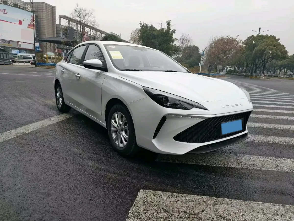 2026 Roewe i5 1.5L 129HP L4 5MT,autocango,china used car exporter,china ev exporter,chinese used car exporter,chinese used ev exporter