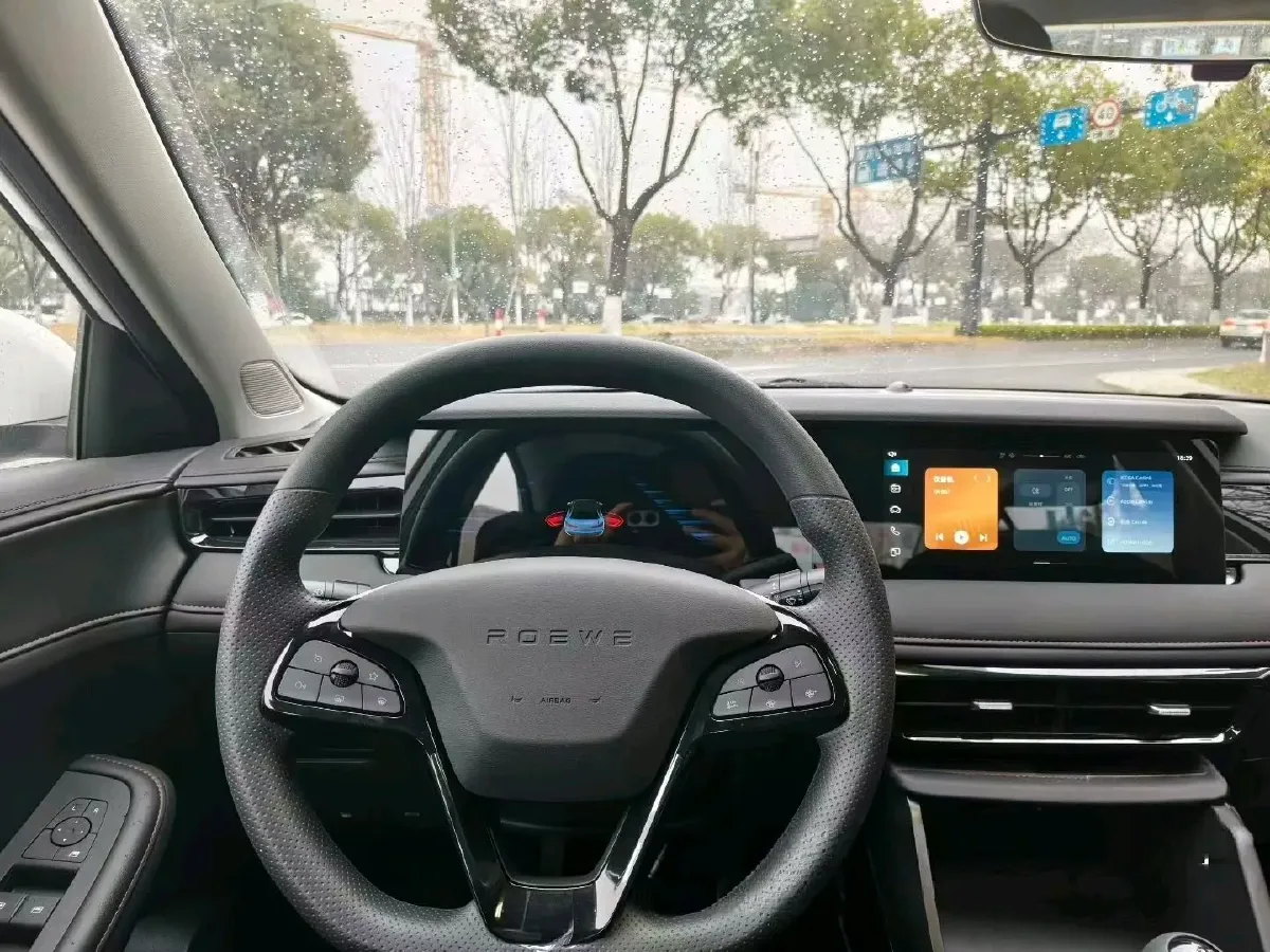 2026 Roewe i5 1.5L 129HP L4 5MT,autocango,china used car exporter,china ev exporter,chinese used car exporter,chinese used ev exporter