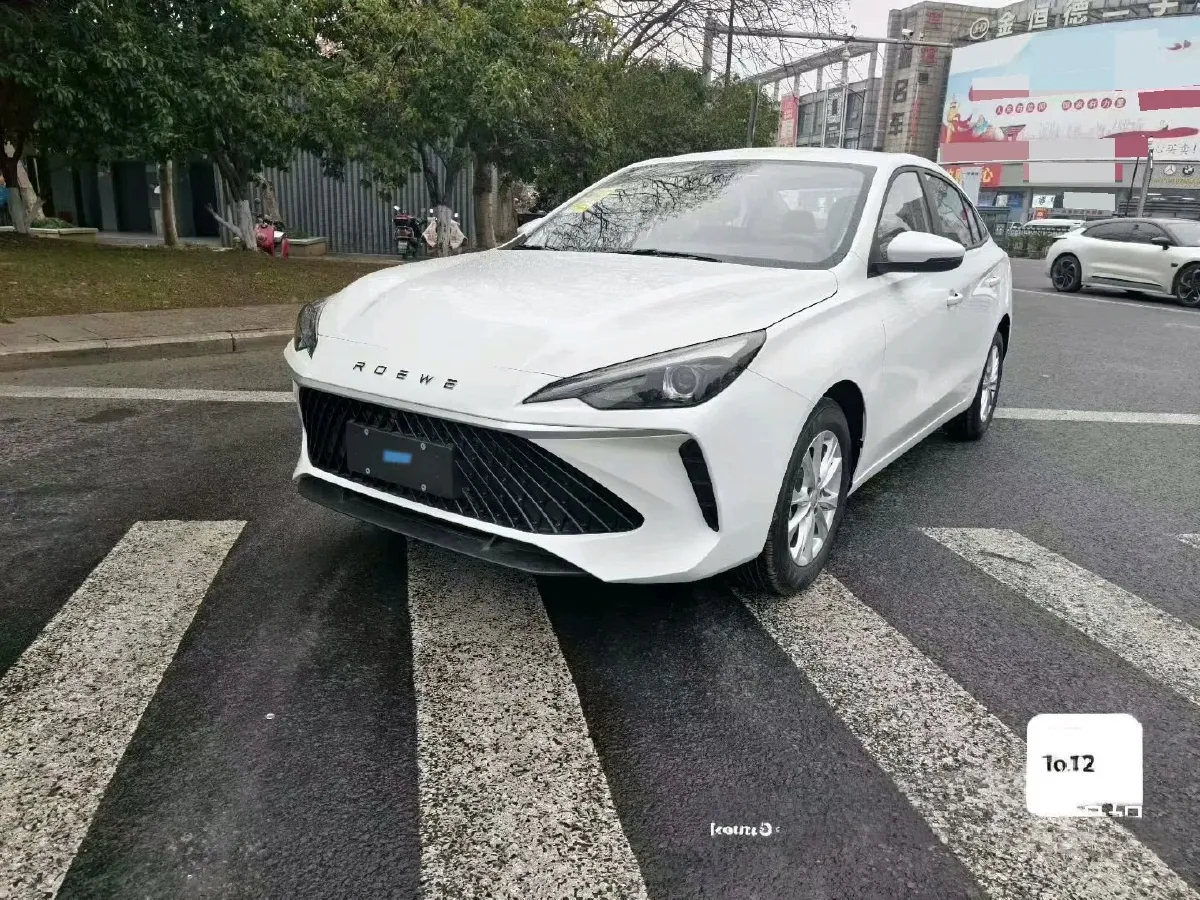 2026 Roewe i5 1.5L 129HP L4 5MT,autocango,china used car exporter,china ev exporter,chinese used car exporter,chinese used ev exporter