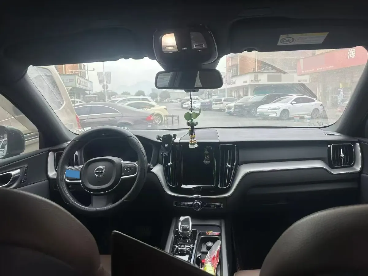 2022 Volvo XC60 2.0T 250HP L4 8AT,autocango,china used car exporter,china ev exporter,chinese used car exporter,chinese used ev exporter