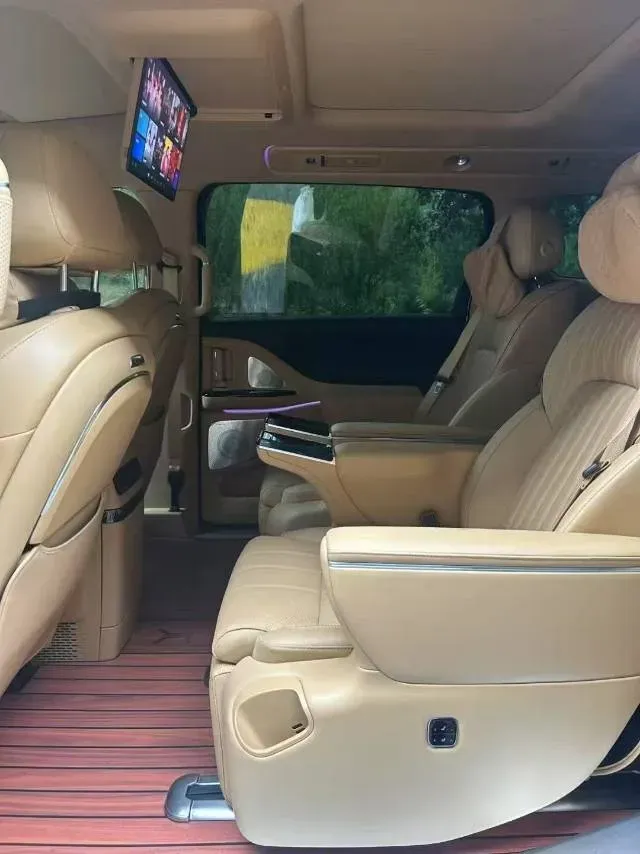 2025 Voyah Dream 1.5T 150HP L4 PHEV 41.7KWH,autocango,china used car exporter,china ev exporter,chinese used car exporter,chinese used ev exporter