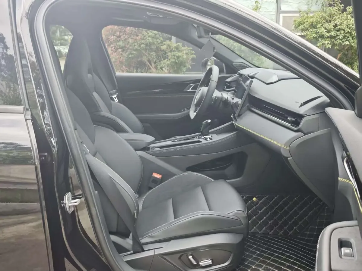 2023 MAXUS G50 1.5T 181HP L4 7DCT,autocango,china used car exporter,china ev exporter,chinese used car exporter,chinese used ev exporter