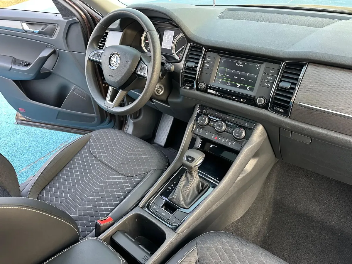 2017 Skoda Kodiak 1.8T 180HP L4 7DCT,autocango,china used car exporter,china ev exporter,chinese used car exporter,chinese used ev exporter