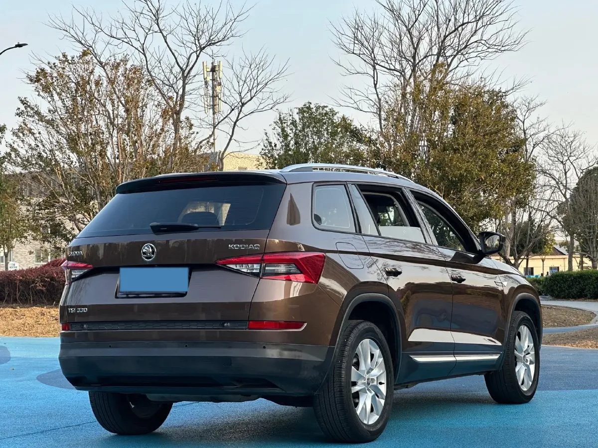 2017 Skoda Kodiak 1.8T 180HP L4 7DCT,autocango,china used car exporter,china ev exporter,chinese used car exporter,chinese used ev exporter