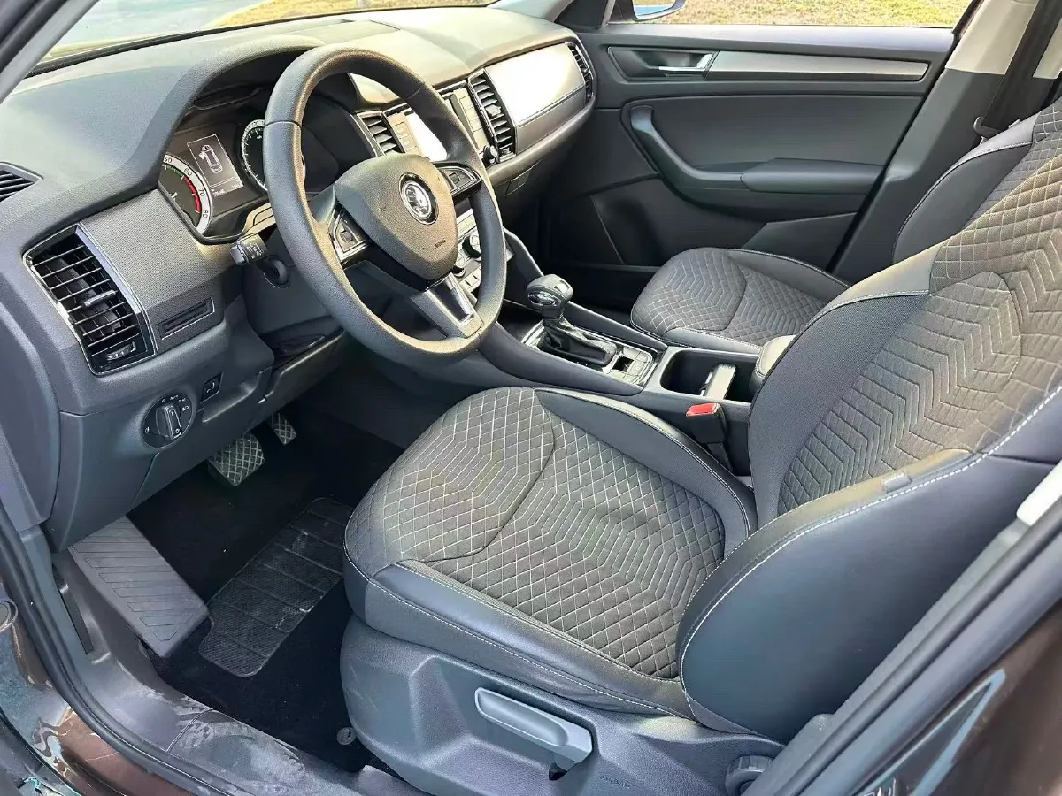 2017 Skoda Kodiak 1.8T 180HP L4 7DCT,autocango,china used car exporter,china ev exporter,chinese used car exporter,chinese used ev exporter