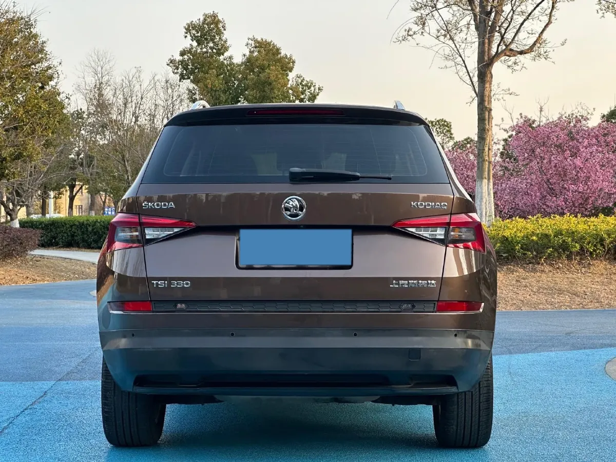 2017 Skoda Kodiak 1.8T 180HP L4 7DCT,autocango,china used car exporter,china ev exporter,chinese used car exporter,chinese used ev exporter