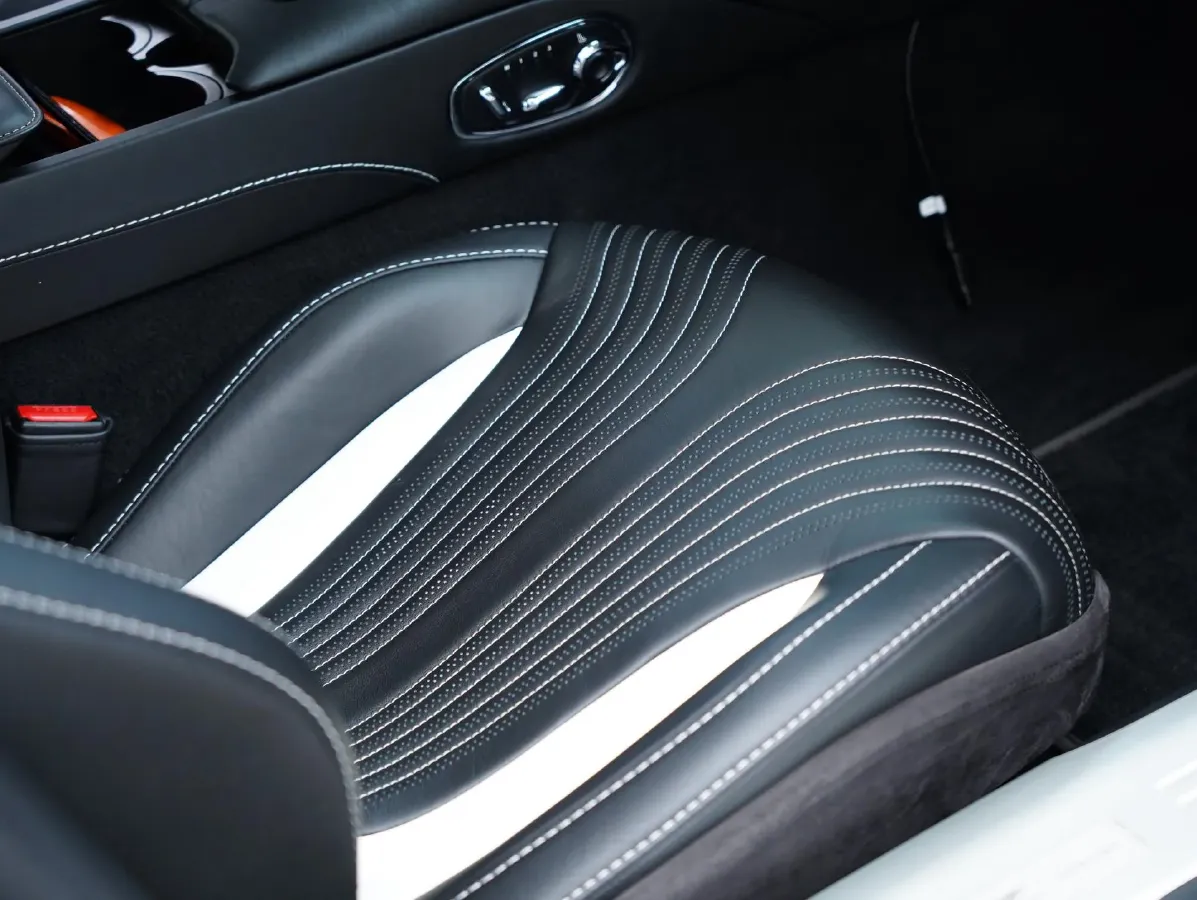 2020 Aston Martin DB11 4.0T 510HP V8 8AT,autocango,china used car exporter,china ev exporter,chinese used car exporter,chinese used ev exporter