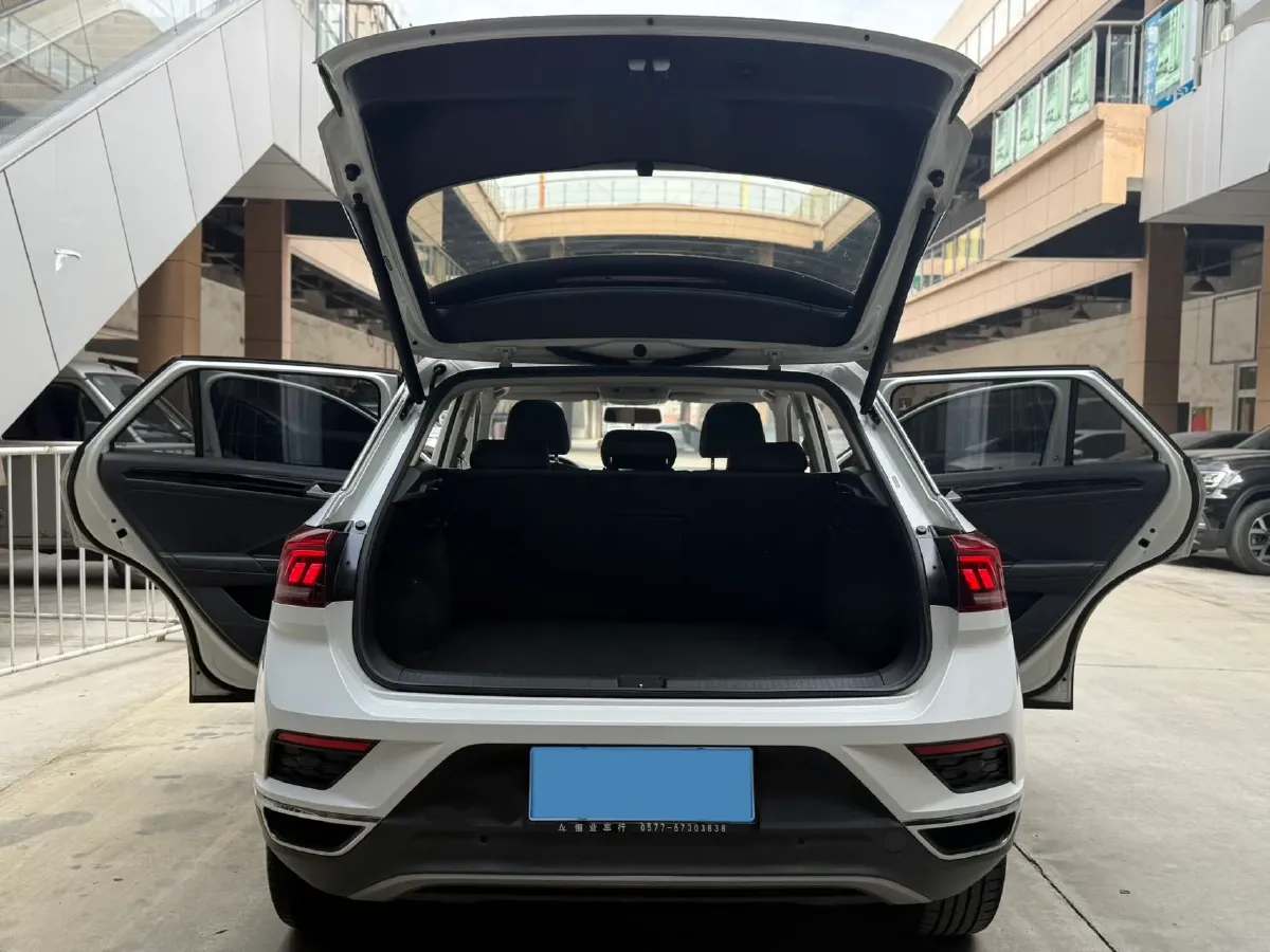 2019 Volkswagen T-Roc 1.4T 150HP L4 7DCT,autocango,china used car exporter,china ev exporter,chinese used car exporter,chinese used ev exporter
