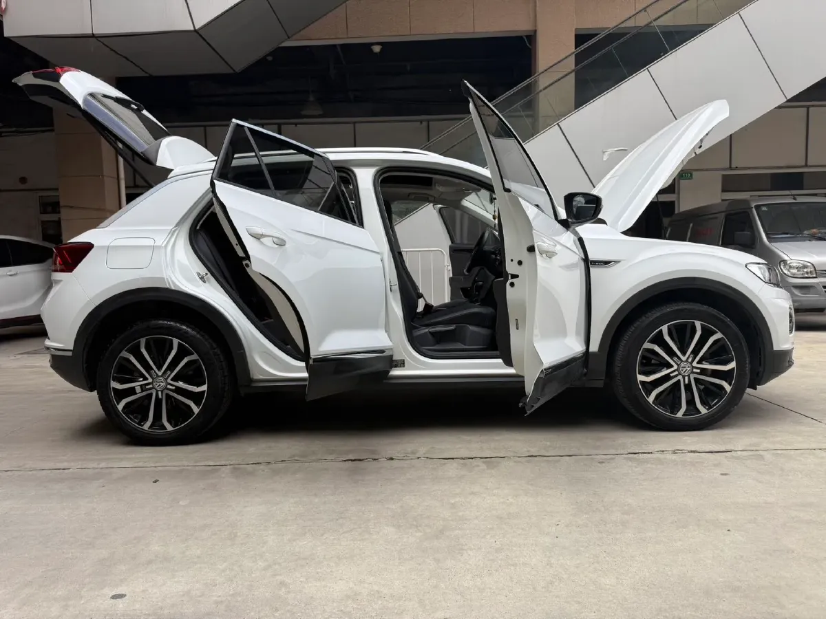 2019 Volkswagen T-Roc 1.4T 150HP L4 7DCT,autocango,china used car exporter,china ev exporter,chinese used car exporter,chinese used ev exporter
