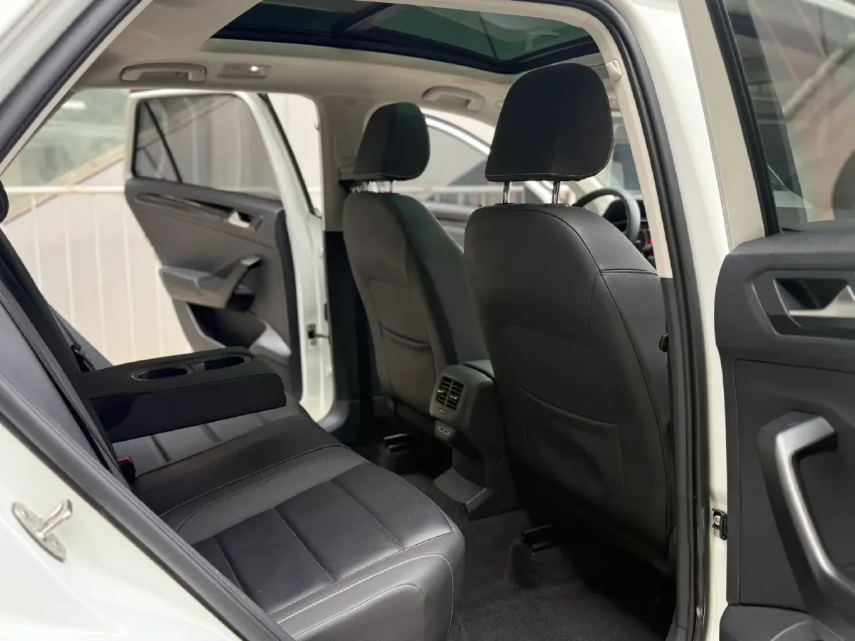 2019 Volkswagen T-Roc 1.4T 150HP L4 7DCT,autocango,china used car exporter,china ev exporter,chinese used car exporter,chinese used ev exporter