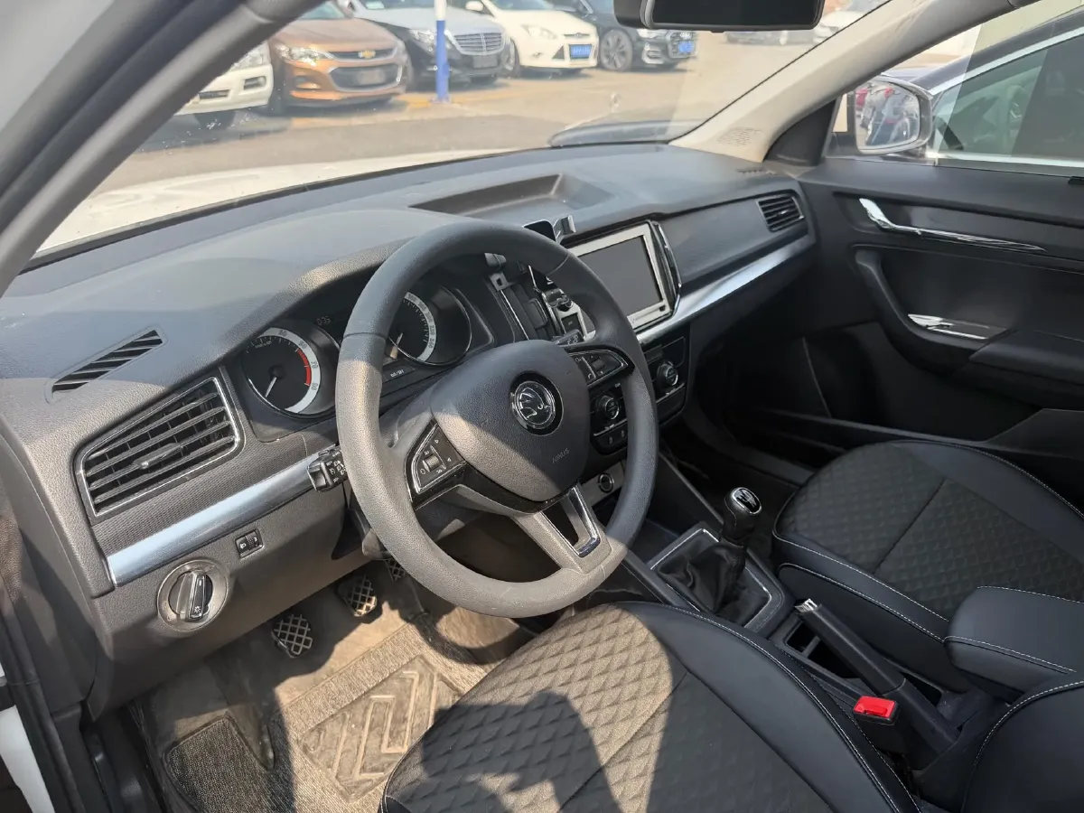 2018 Skoda Kamiq 1.5L 112HP L4 5MT,autocango,china used car exporter,china ev exporter,chinese used car exporter,chinese used ev exporter