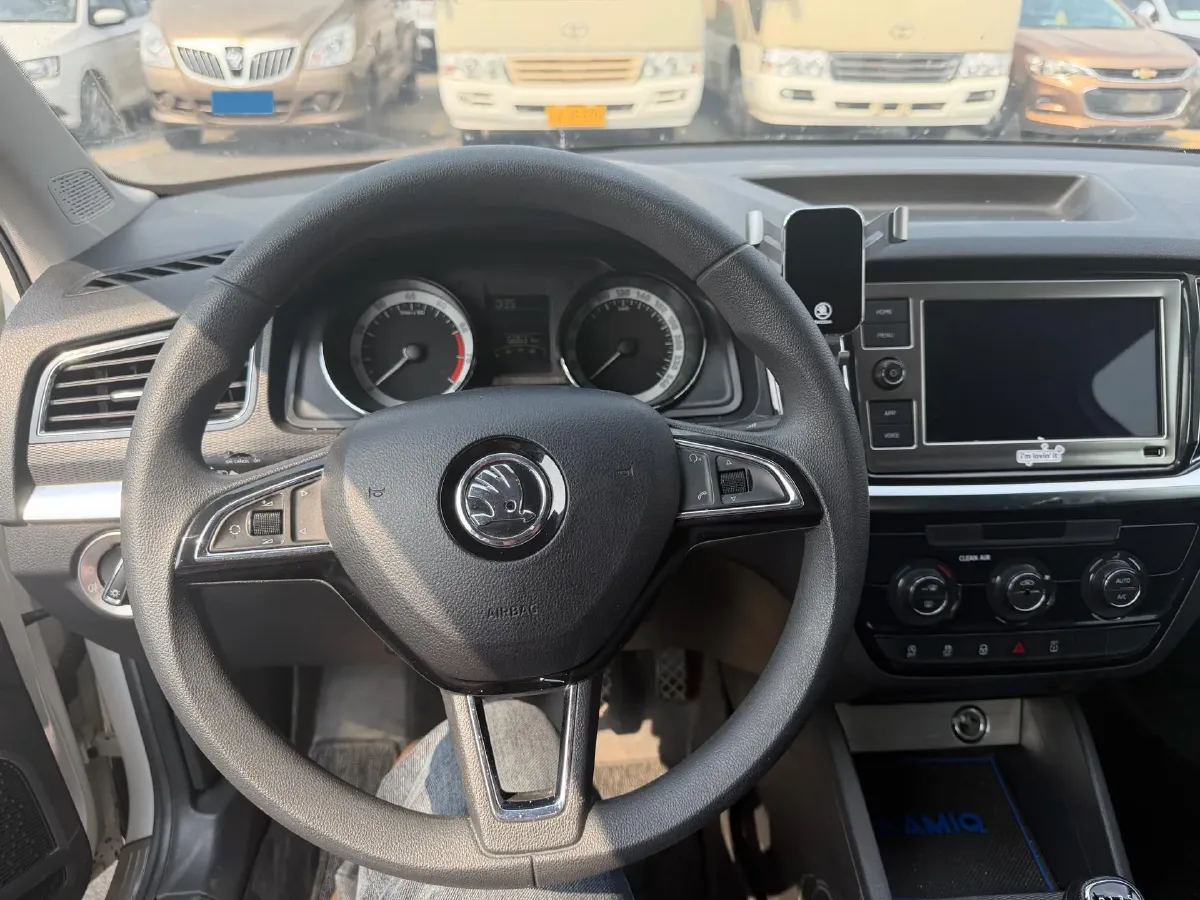2018 Skoda Kamiq 1.5L 112HP L4 5MT,autocango,china used car exporter,china ev exporter,chinese used car exporter,chinese used ev exporter