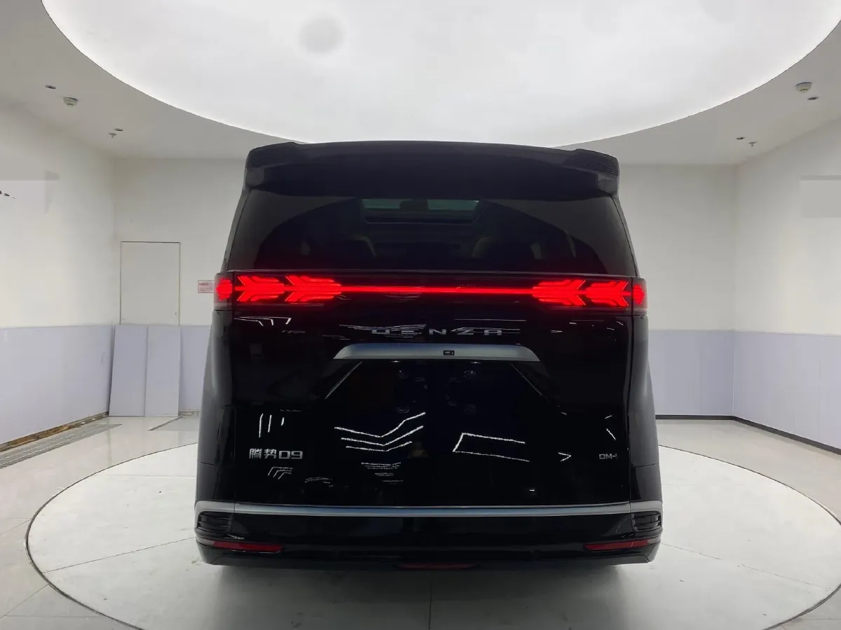 2024 Denza D9 1.5T 139HP L4 E-CVT PHEV 20.39KWH,autocango,china used car exporter,china ev exporter,chinese used car exporter,chinese used ev exporter