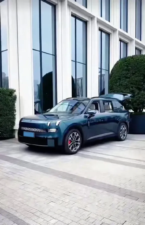 2025 LYNK&CO 900 1.5T 190HP L4 3DHT PHEV 43.3KWH,autocango,china used car exporter,china ev exporter,chinese used car exporter,chinese used ev exporter
