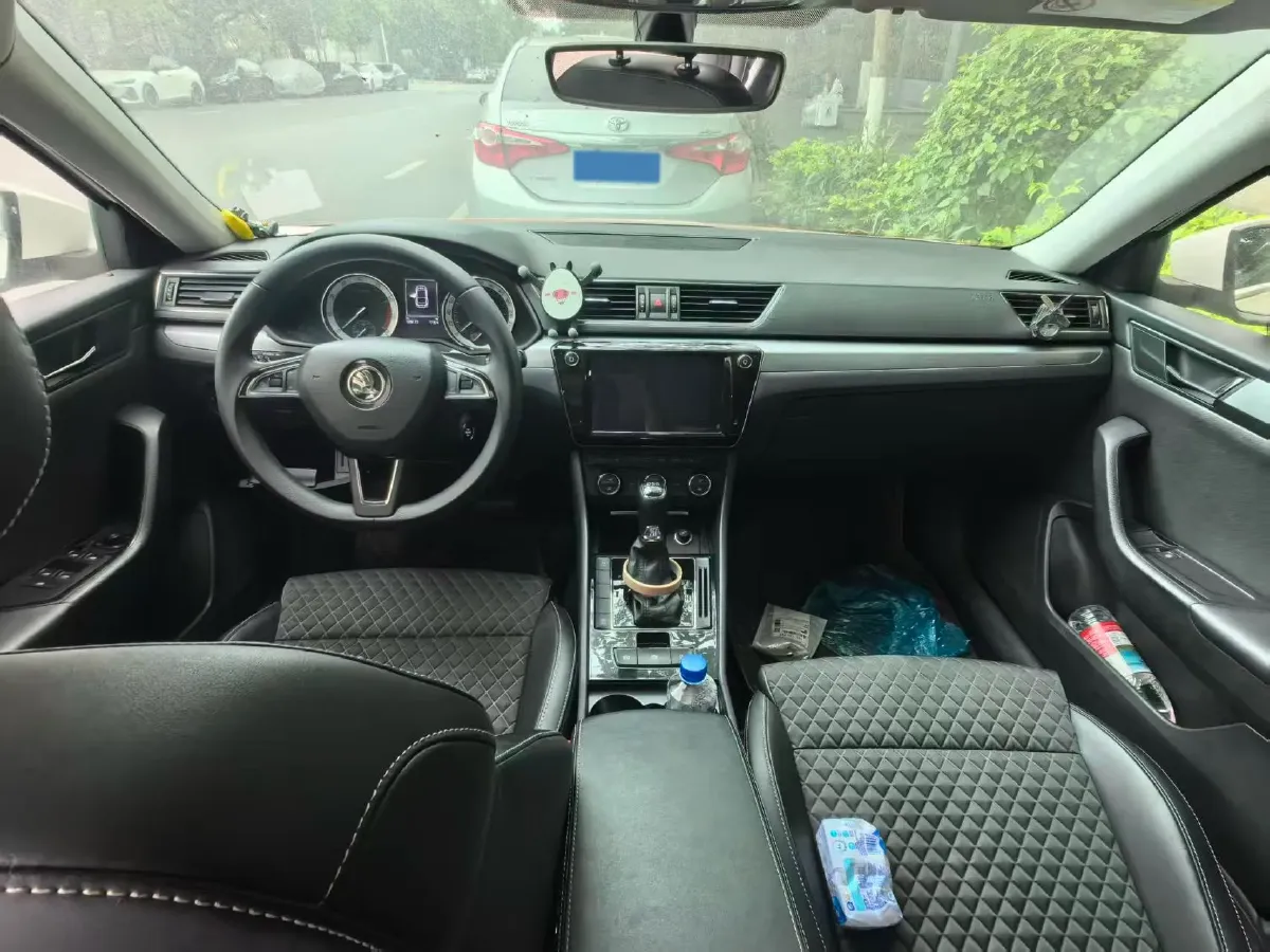 2018 Skoda Superb 1.8T 180HP L4 7DCT,autocango,china used car exporter,china ev exporter,chinese used car exporter,chinese used ev exporter