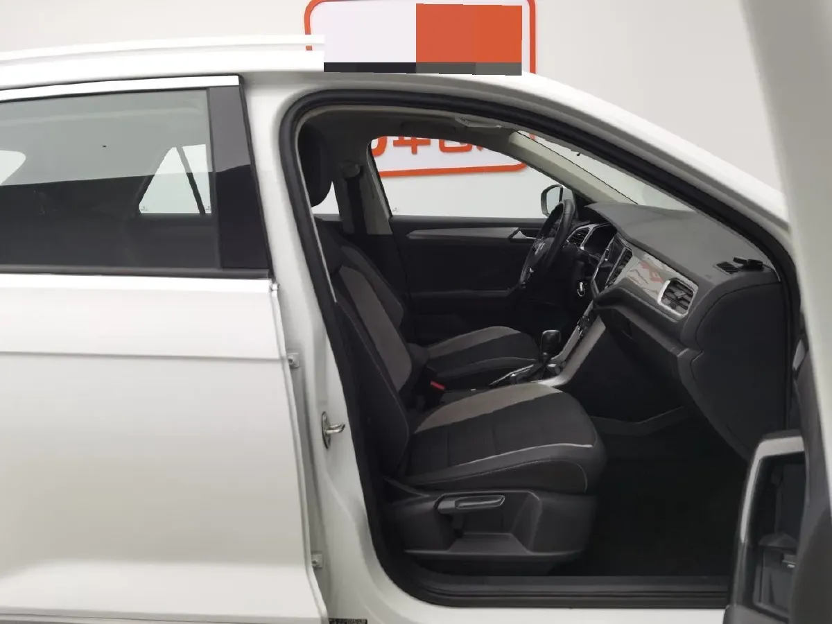 2021 Volkswagen T-Roc 1.4T 150HP L4 7DCT,autocango,china used car exporter,china ev exporter,chinese used car exporter,chinese used ev exporter