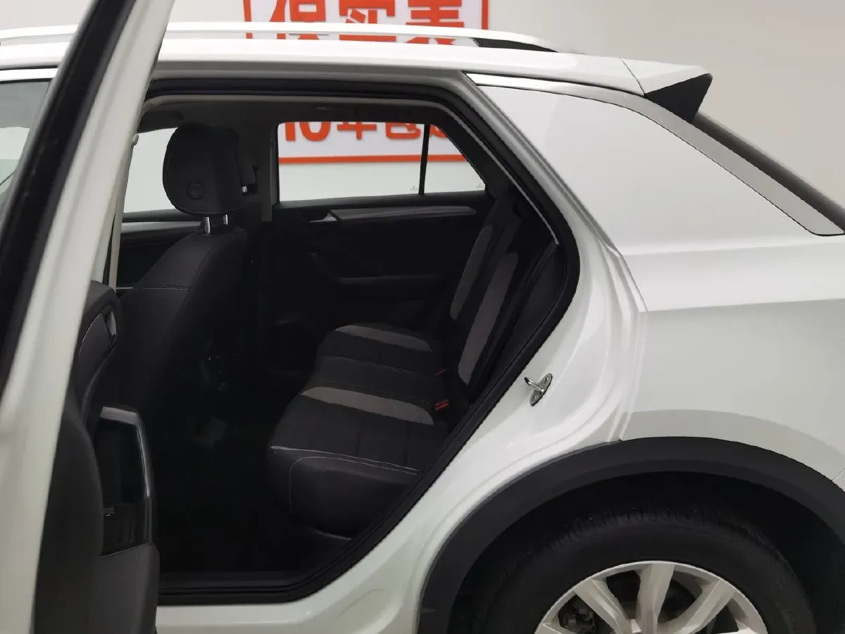 2021 Volkswagen T-Roc 1.4T 150HP L4 7DCT,autocango,china used car exporter,china ev exporter,chinese used car exporter,chinese used ev exporter