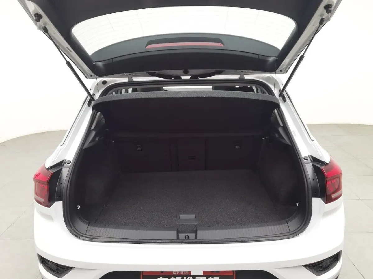 2021 Volkswagen T-Roc 1.4T 150HP L4 7DCT,autocango,china used car exporter,china ev exporter,chinese used car exporter,chinese used ev exporter