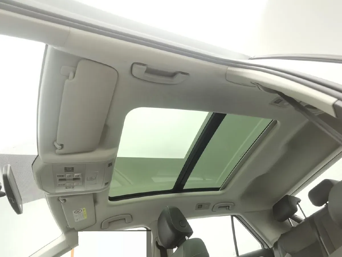 2021 Volkswagen T-Roc 1.4T 150HP L4 7DCT,autocango,china used car exporter,china ev exporter,chinese used car exporter,chinese used ev exporter