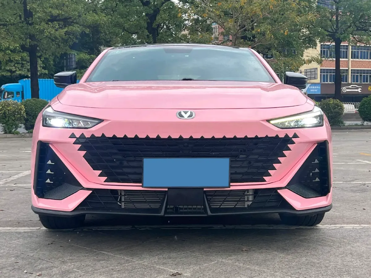 2022 ChangAn UNI-V 1.5T 188HP L4 7DCT,autocango,china used car exporter,china ev exporter,chinese used car exporter,chinese used ev exporter