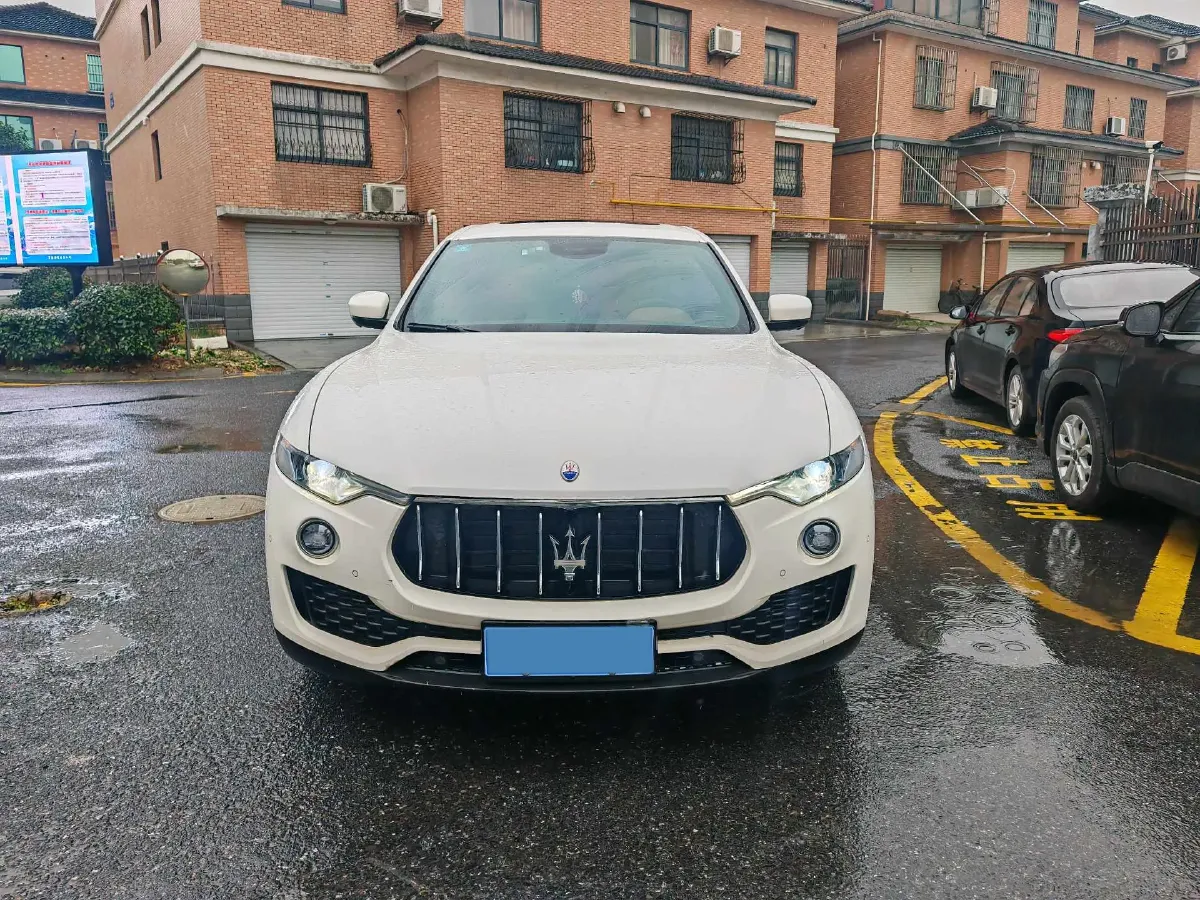 2019 Maserati Levante 3.0T 350HP V6 8AT,autocango,china used car exporter,china ev exporter,chinese used car exporter,chinese used ev exporter