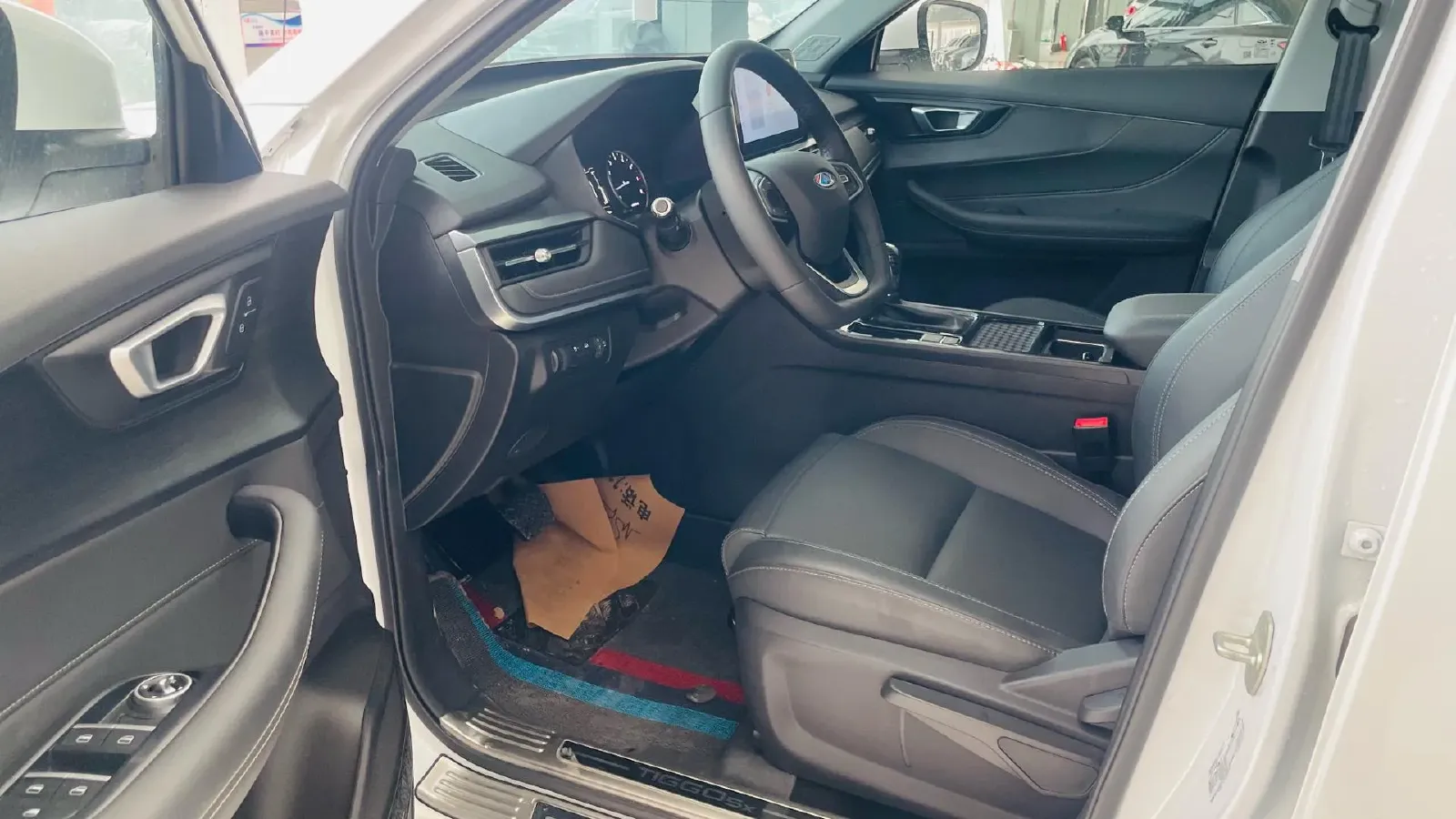 2025 Chery Tiggo 5x 1.5L 120HP L4 CVT,autocango,china used car exporter,china ev exporter,chinese used car exporter,chinese used ev exporter