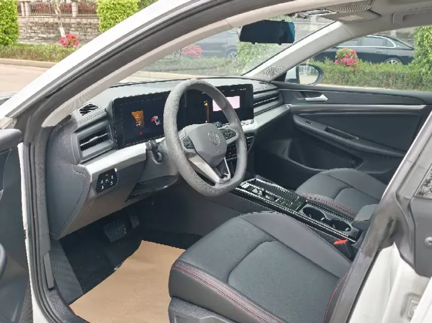 2024 Volkswagen Lamando 1.2T 116HP L4 7DCT,autocango,china used car exporter,china ev exporter,chinese used car exporter,chinese used ev exporter