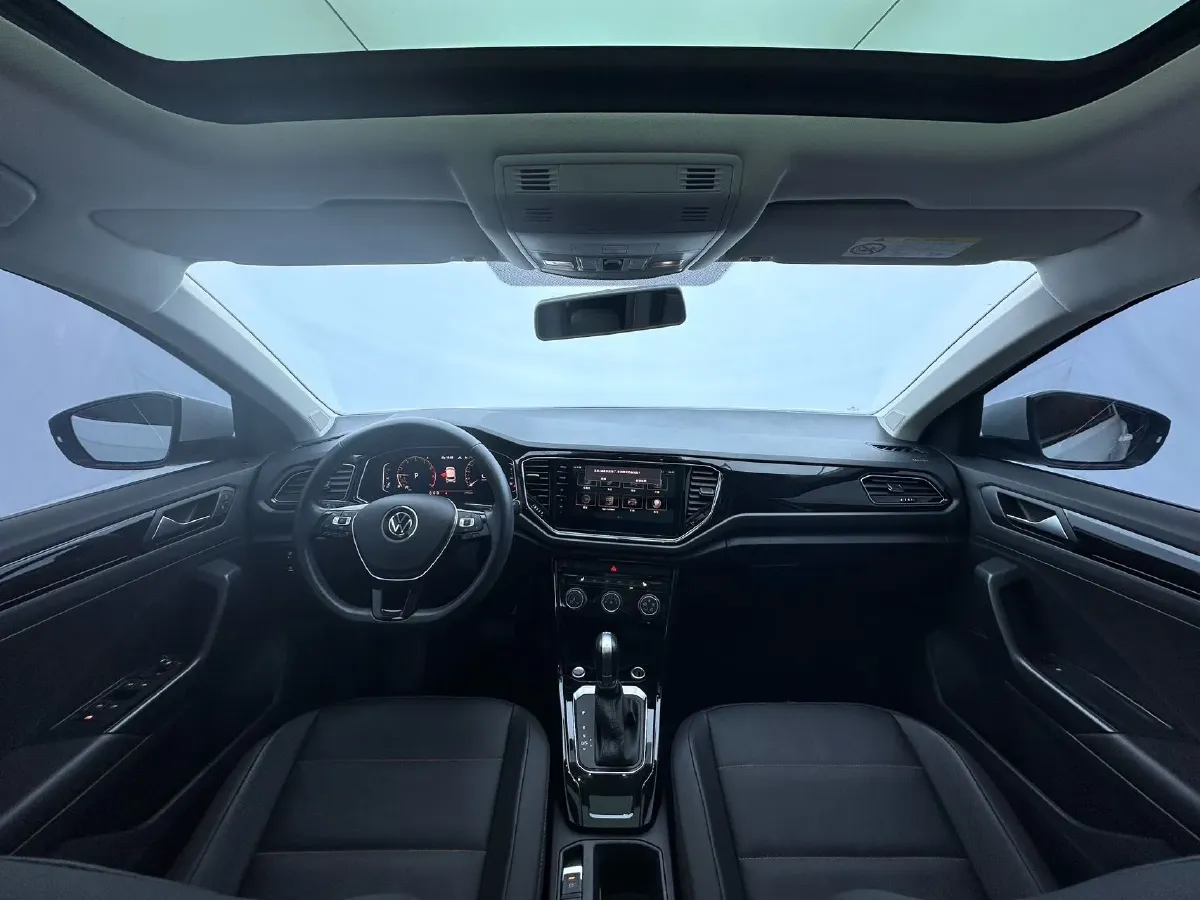 2021 Volkswagen T-Roc 1.4T 150HP L4 7DCT,autocango,china used car exporter,china ev exporter,chinese used car exporter,chinese used ev exporter