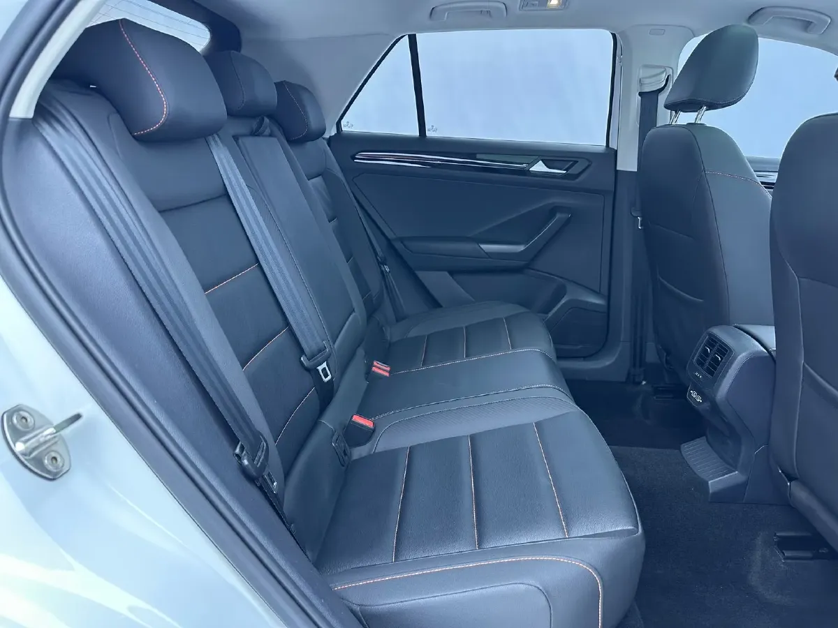 2021 Volkswagen T-Roc 1.4T 150HP L4 7DCT,autocango,china used car exporter,china ev exporter,chinese used car exporter,chinese used ev exporter