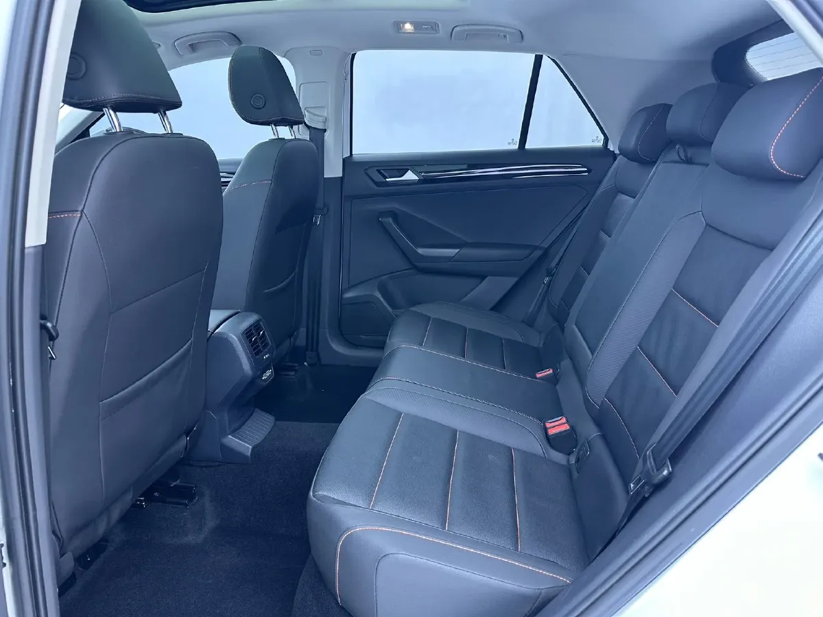 2021 Volkswagen T-Roc 1.4T 150HP L4 7DCT,autocango,china used car exporter,china ev exporter,chinese used car exporter,chinese used ev exporter