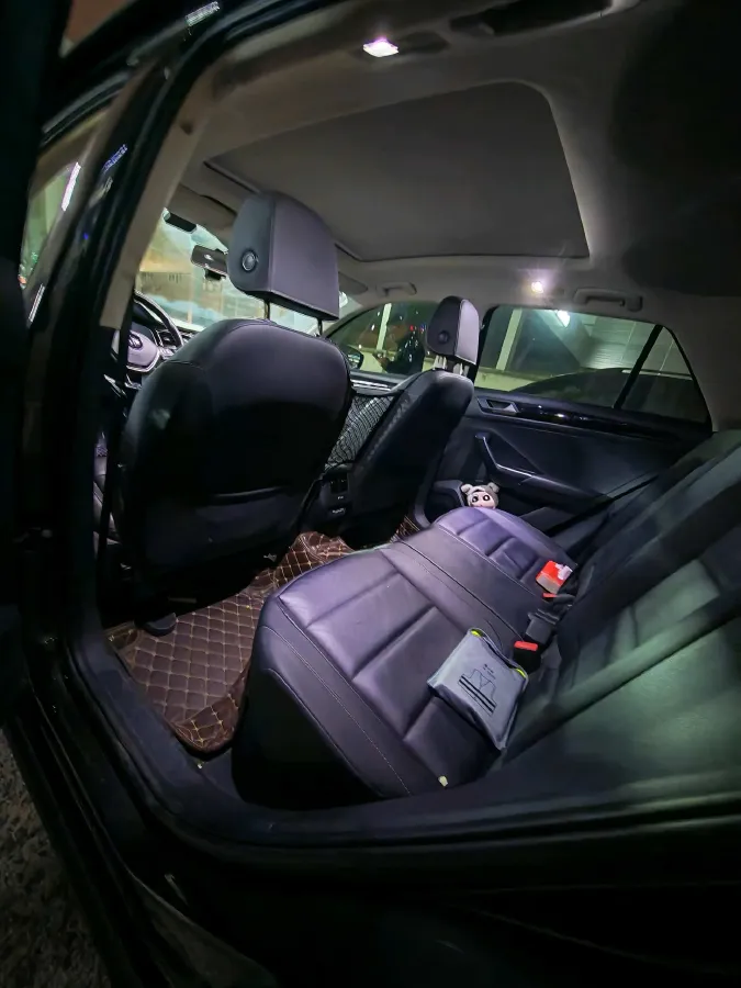 2019 Volkswagen T-Roc 1.4T 150HP L4 7DCT,autocango,china used car exporter,china ev exporter,chinese used car exporter,chinese used ev exporter