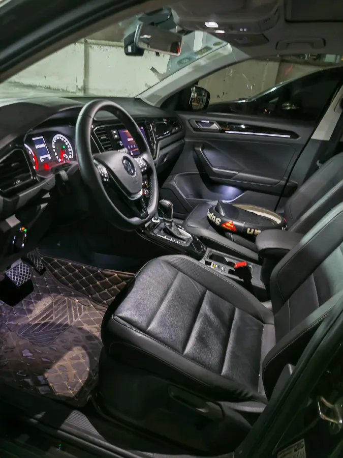 2019 Volkswagen T-Roc 1.4T 150HP L4 7DCT,autocango,china used car exporter,china ev exporter,chinese used car exporter,chinese used ev exporter