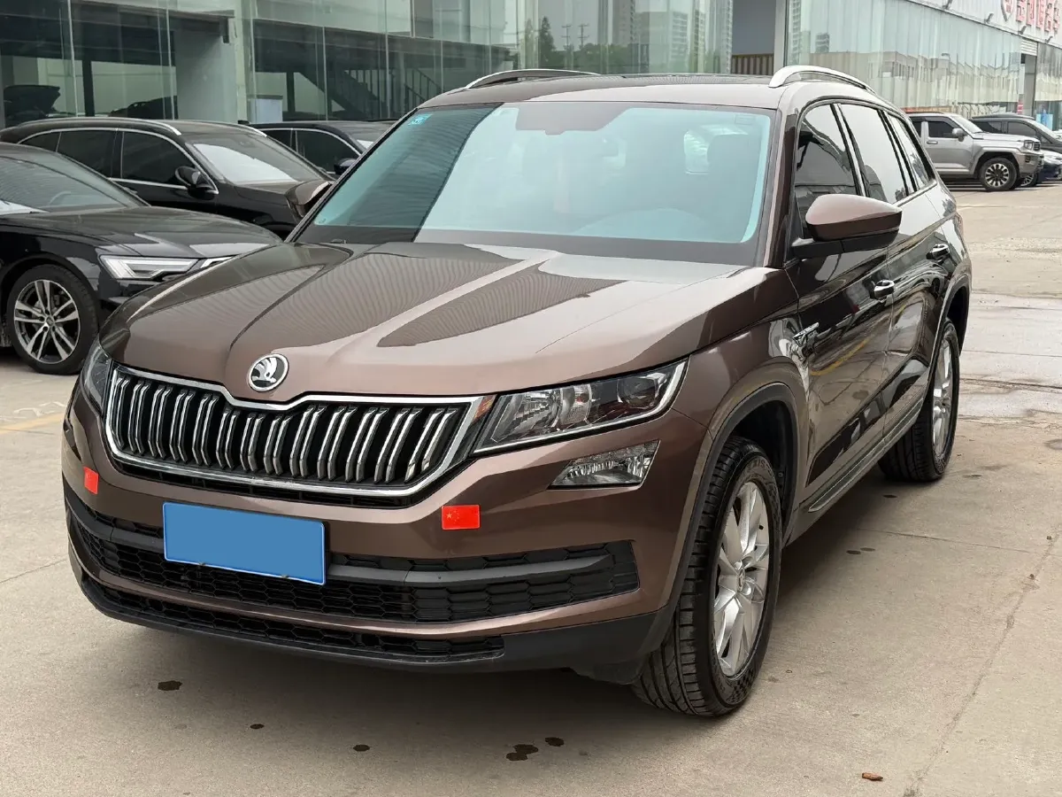 2018 Skoda Kodiak 2.0T 186HP L4 7DCT,autocango,china used car exporter,china ev exporter,chinese used car exporter,chinese used ev exporter
