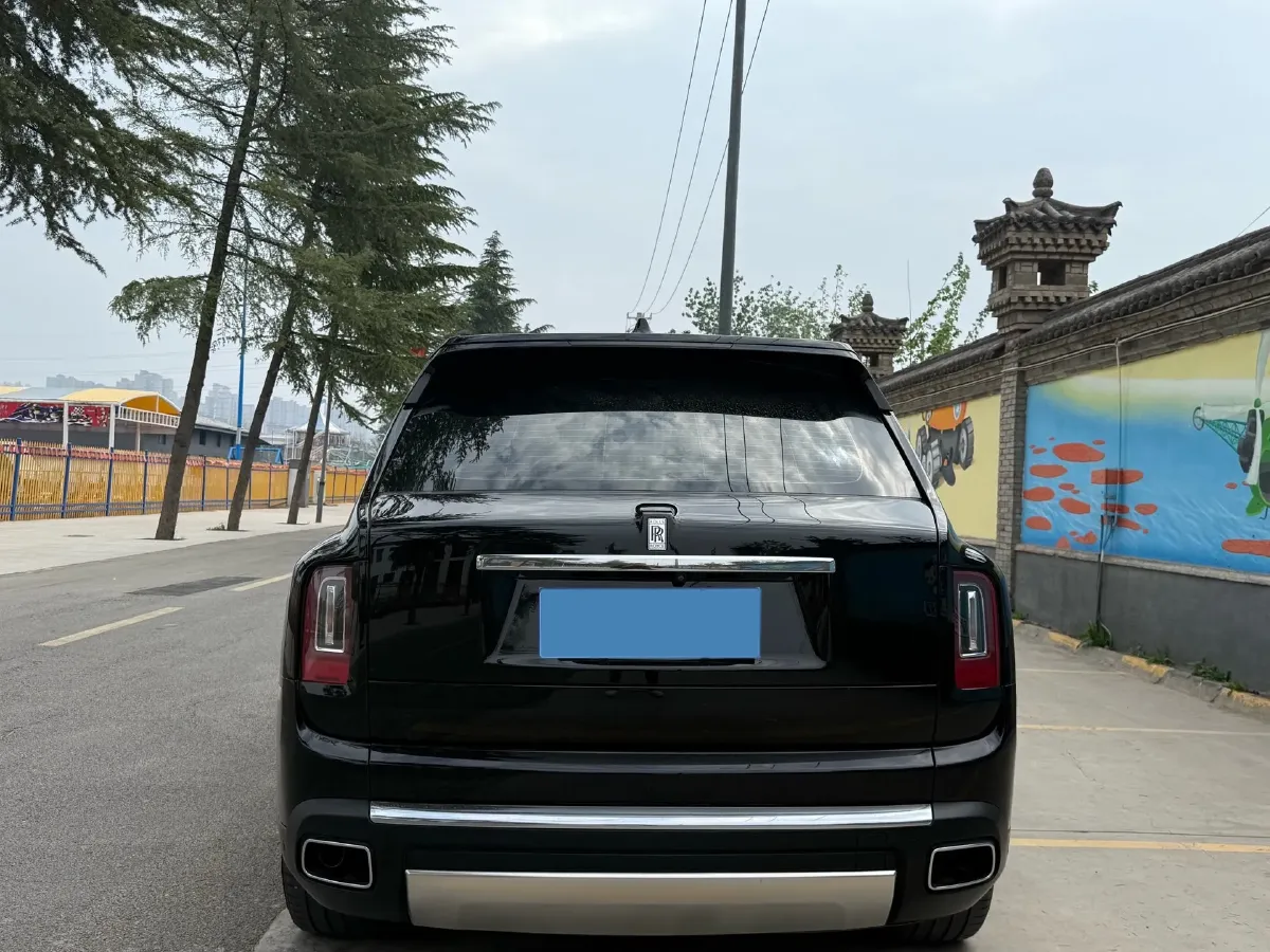 2018 Rolls-Royce Cullinan 6.7T 571HP V12 8AT,autocango,china used car exporter,china ev exporter,chinese used car exporter,chinese used ev exporter