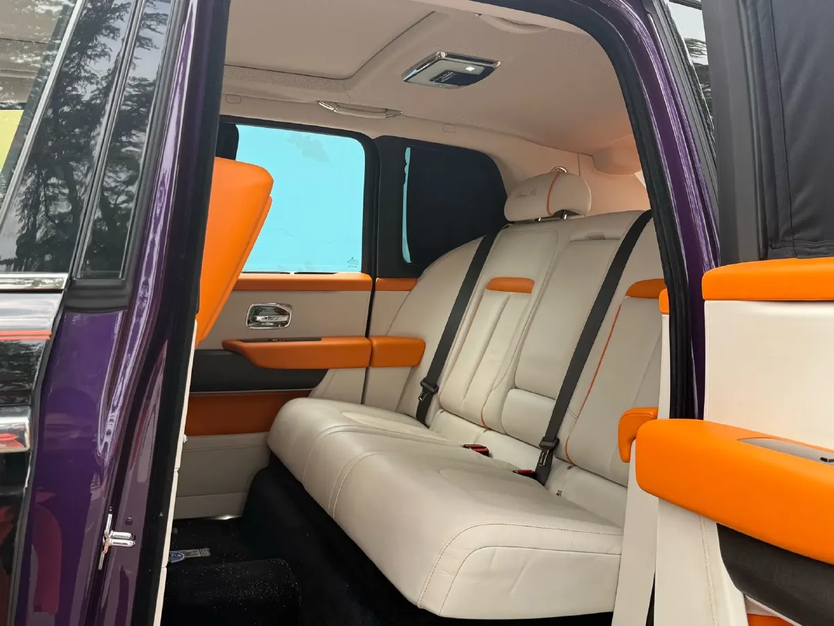 2018 Rolls-Royce Cullinan 6.7T 571HP V12 8AT,autocango,china used car exporter,china ev exporter,chinese used car exporter,chinese used ev exporter