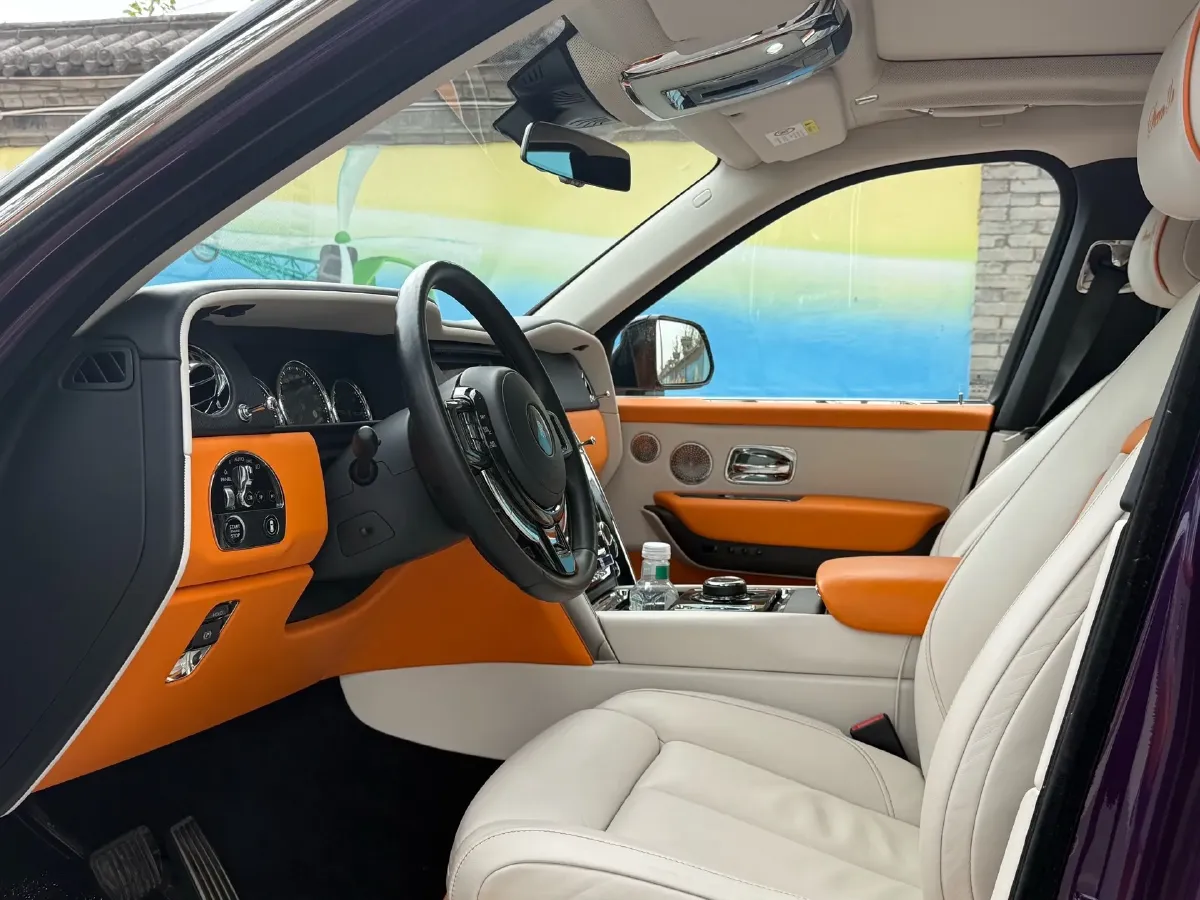 2018 Rolls-Royce Cullinan 6.7T 571HP V12 8AT,autocango,china used car exporter,china ev exporter,chinese used car exporter,chinese used ev exporter