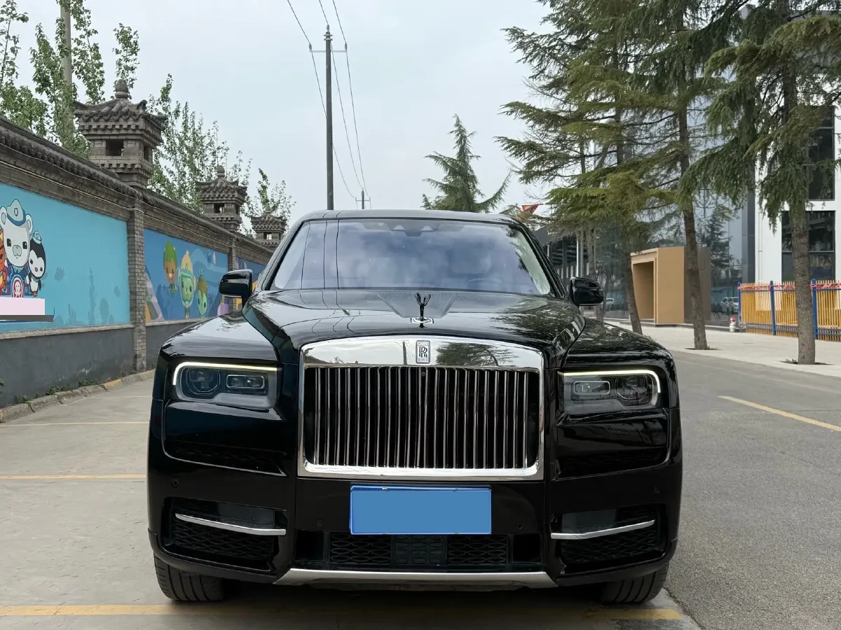 2018 Rolls-Royce Cullinan 6.7T 571HP V12 8AT,autocango,china used car exporter,china ev exporter,chinese used car exporter,chinese used ev exporter