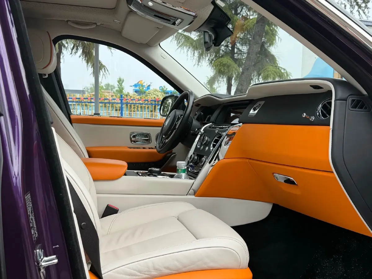 2018 Rolls-Royce Cullinan 6.7T 571HP V12 8AT,autocango,china used car exporter,china ev exporter,chinese used car exporter,chinese used ev exporter