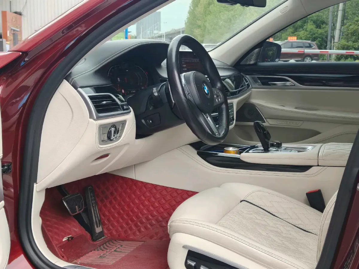2019 BMW 7 Series 3.0T 340HP L6 8AT,autocango,china used car exporter,china ev exporter,chinese used car exporter,chinese used ev exporter