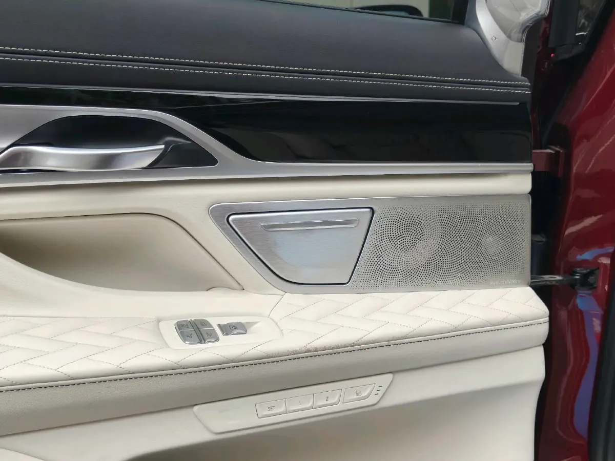 2019 BMW 7 Series 3.0T 340HP L6 8AT,autocango,china used car exporter,china ev exporter,chinese used car exporter,chinese used ev exporter