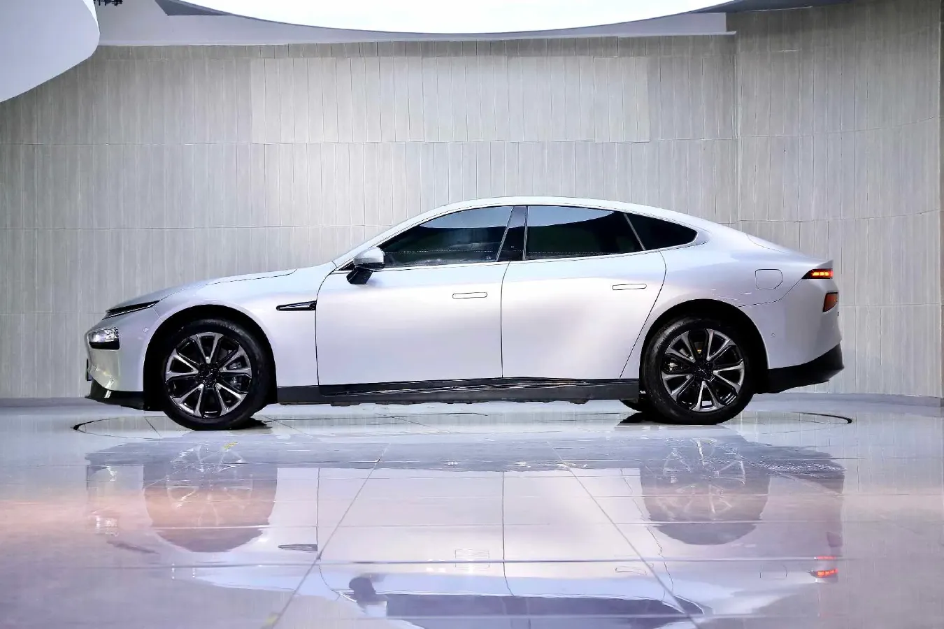 2020 Xpeng P7 BEV 70.8KWH,autocango,china used car exporter,china ev exporter,chinese used car exporter,chinese used ev exporter