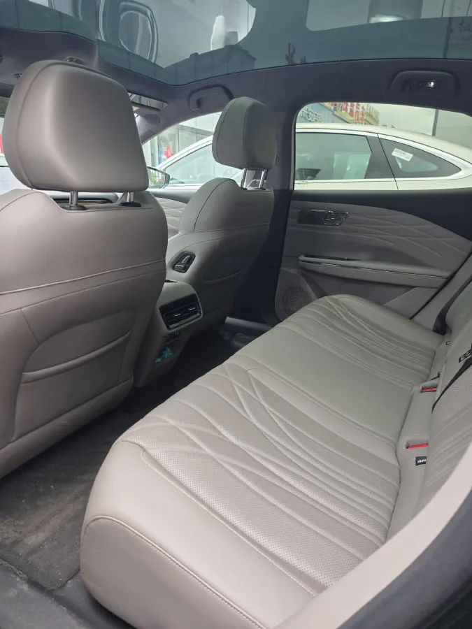 2025 Geely Galaxy Starshine 8 1.5T 163HP L4 3DHT PHEV 27.69KWH,autocango,china used car exporter,china ev exporter,chinese used car exporter,chinese used ev exporter