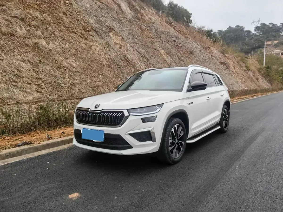 2024 Skoda Kodiak 2.0T 186HP L4 7DCT,autocango,china used car exporter,china ev exporter,chinese used car exporter,chinese used ev exporter