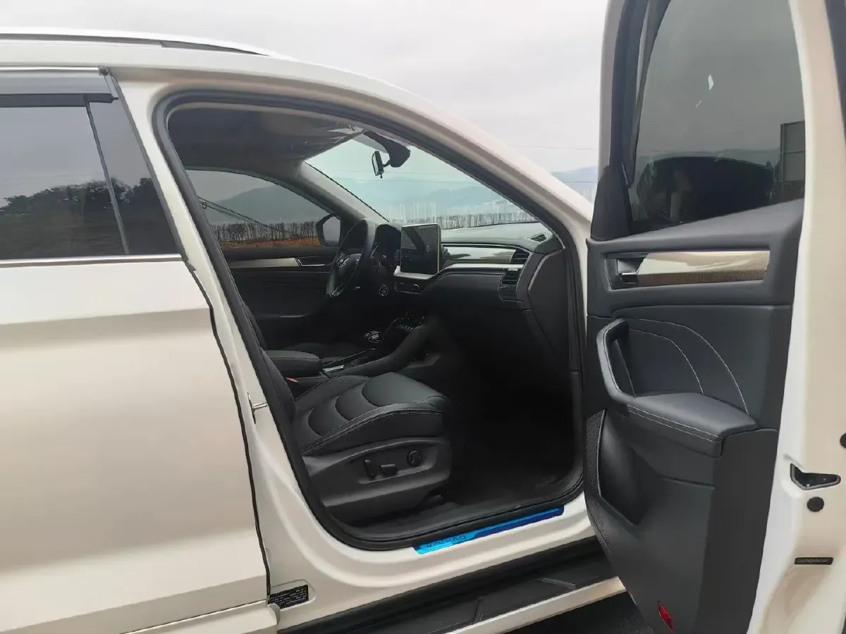 2024 Skoda Kodiak 2.0T 186HP L4 7DCT,autocango,china used car exporter,china ev exporter,chinese used car exporter,chinese used ev exporter